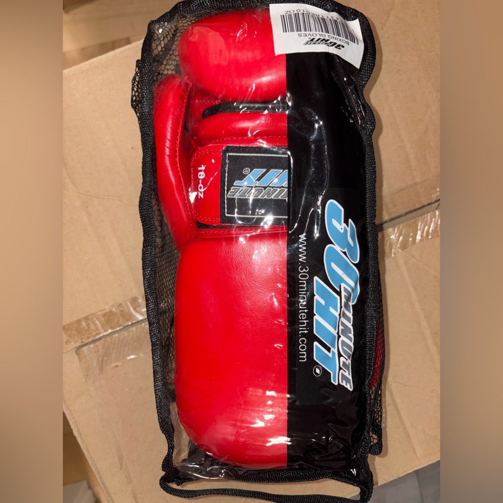 30 MINUTE HIT Boxing Gloves, 10 oz. NEW